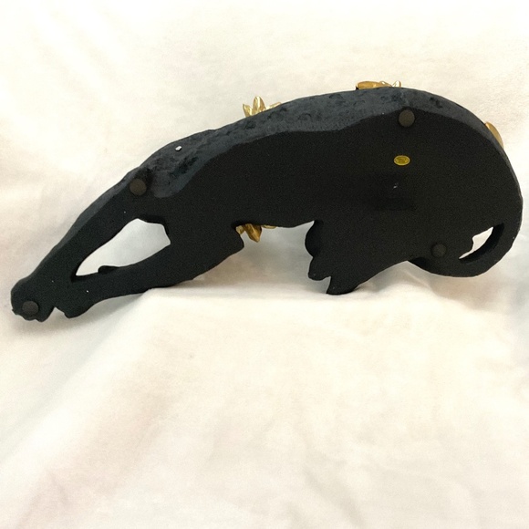 Black Resin Leopard Sculpture/Statue With Gold Roses and Flowers - Picture 9 of 16